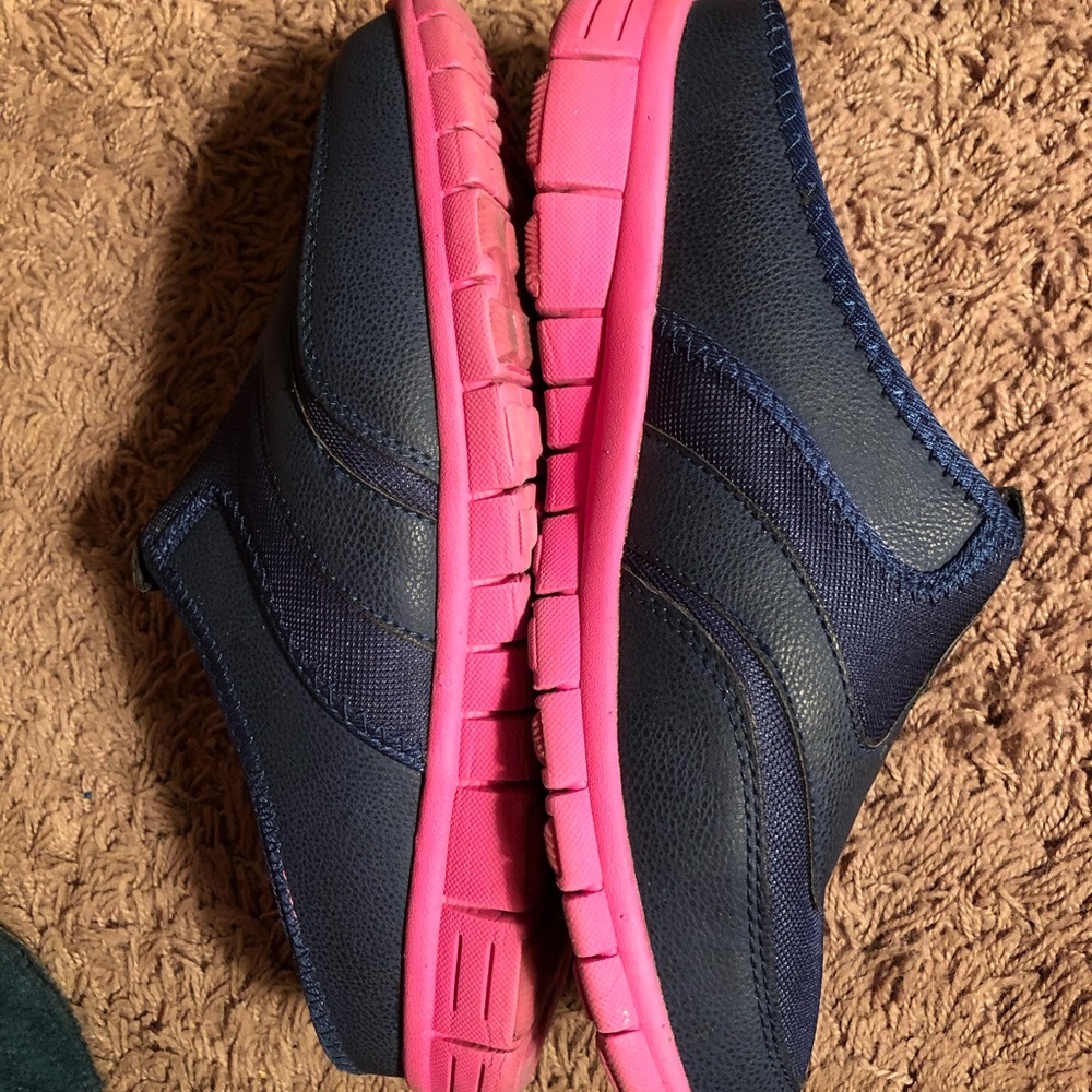 Like New-Navy Blue Clog Type Walking Shoes-8 1/2 M - Picture 4 of 6